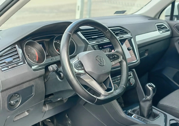 Volkswagen Tiguan cena 99990 przebieg: 48000, rok produkcji 2021 z Kobylin małe 352